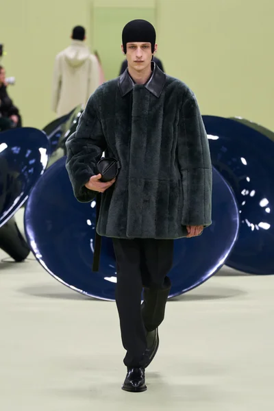Look 17